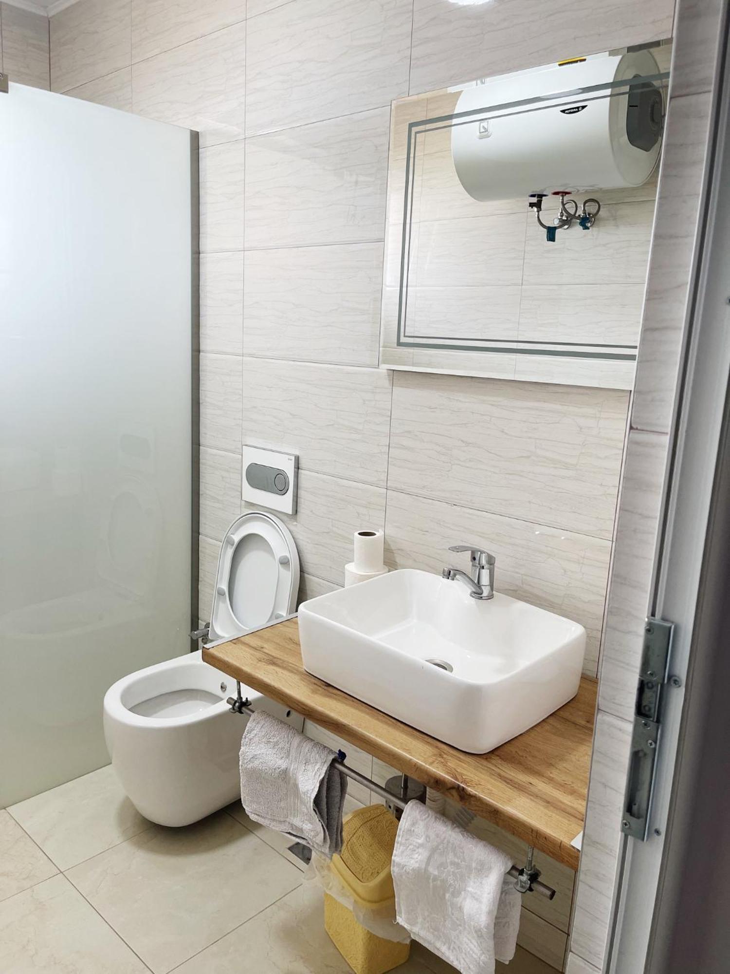 Infinity Plaza Hotel Gjakova Luaran gambar