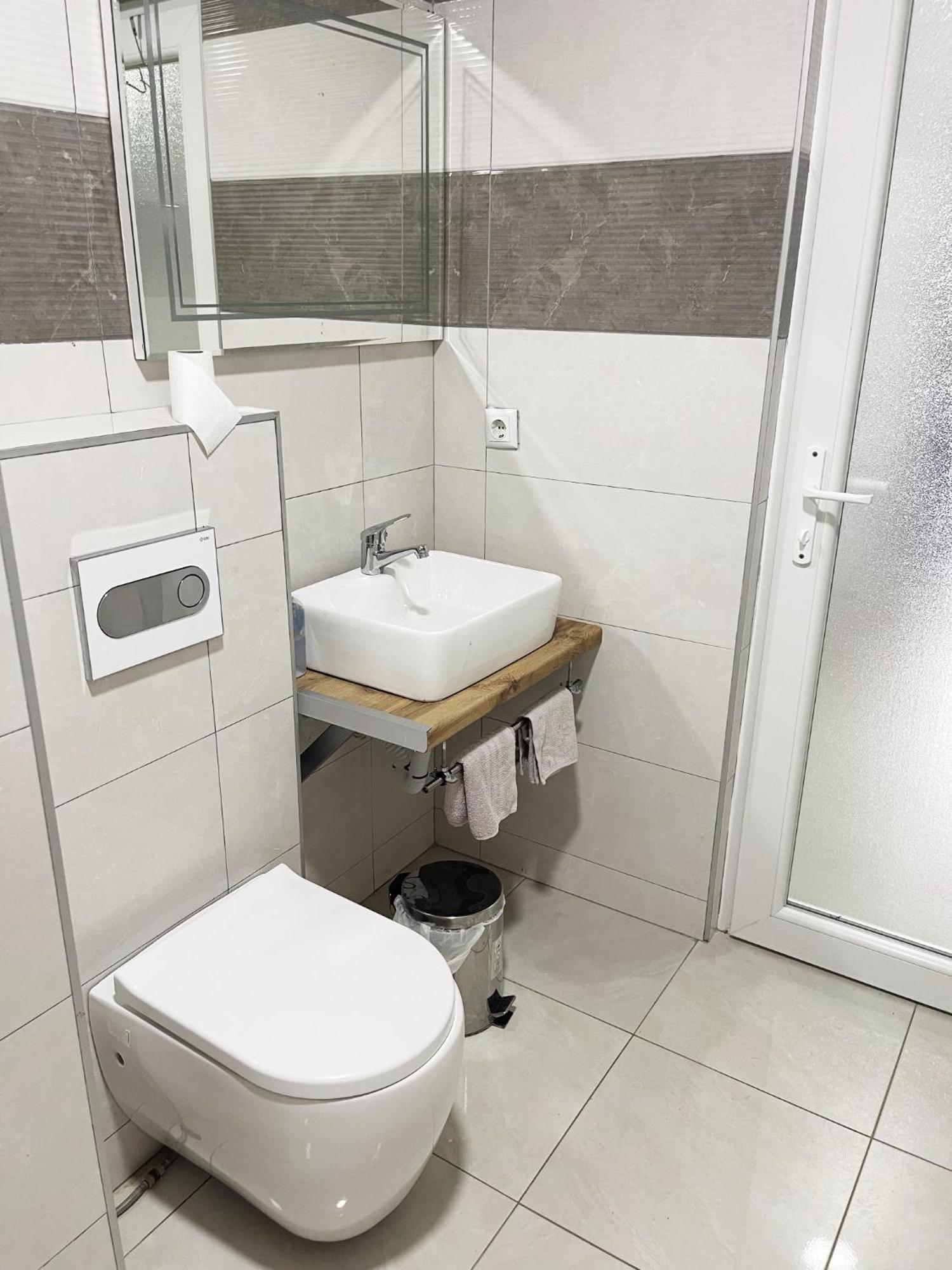 Infinity Plaza Hotel Gjakova Luaran gambar