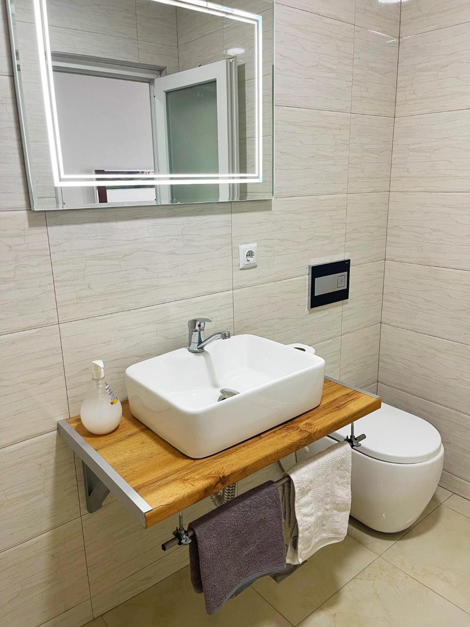 Infinity Plaza Hotel Gjakova Luaran gambar